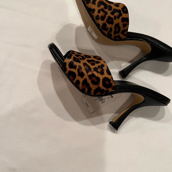 BNWT Thick Haircalf Leather, Leopard print Size 6 slip on style heels - Picture 5 of 6